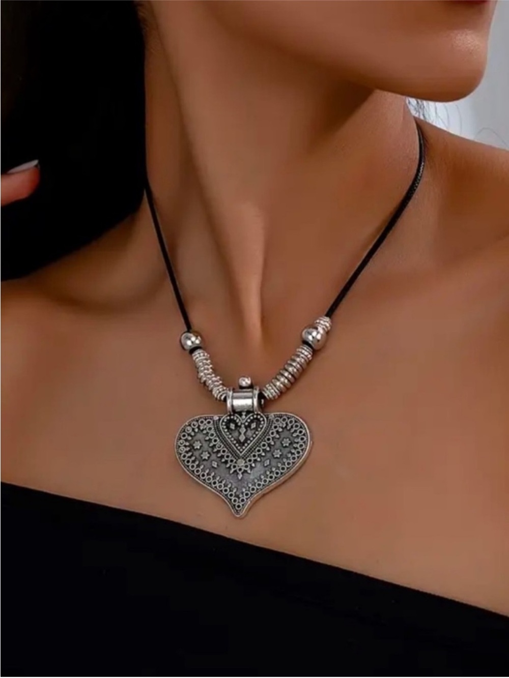 Heart Pendant Necklace in Silver Tone - Women Jewelry New
